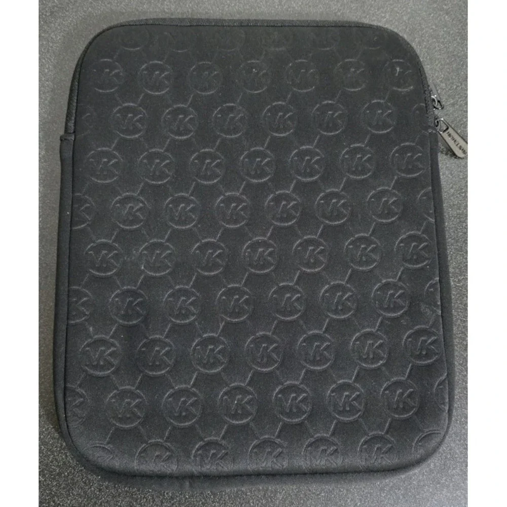 MICHAEL KORS Embossed Logo Black Ipad Tablet Sleeve Kindle Case Cover MK EUC